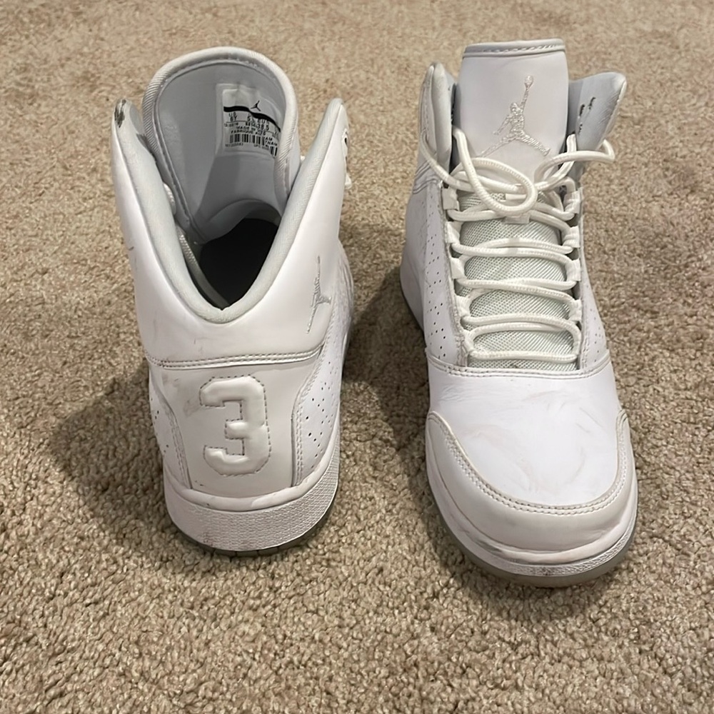 Youth Boys Size 6 Nike Michael Jordan Sneakers White